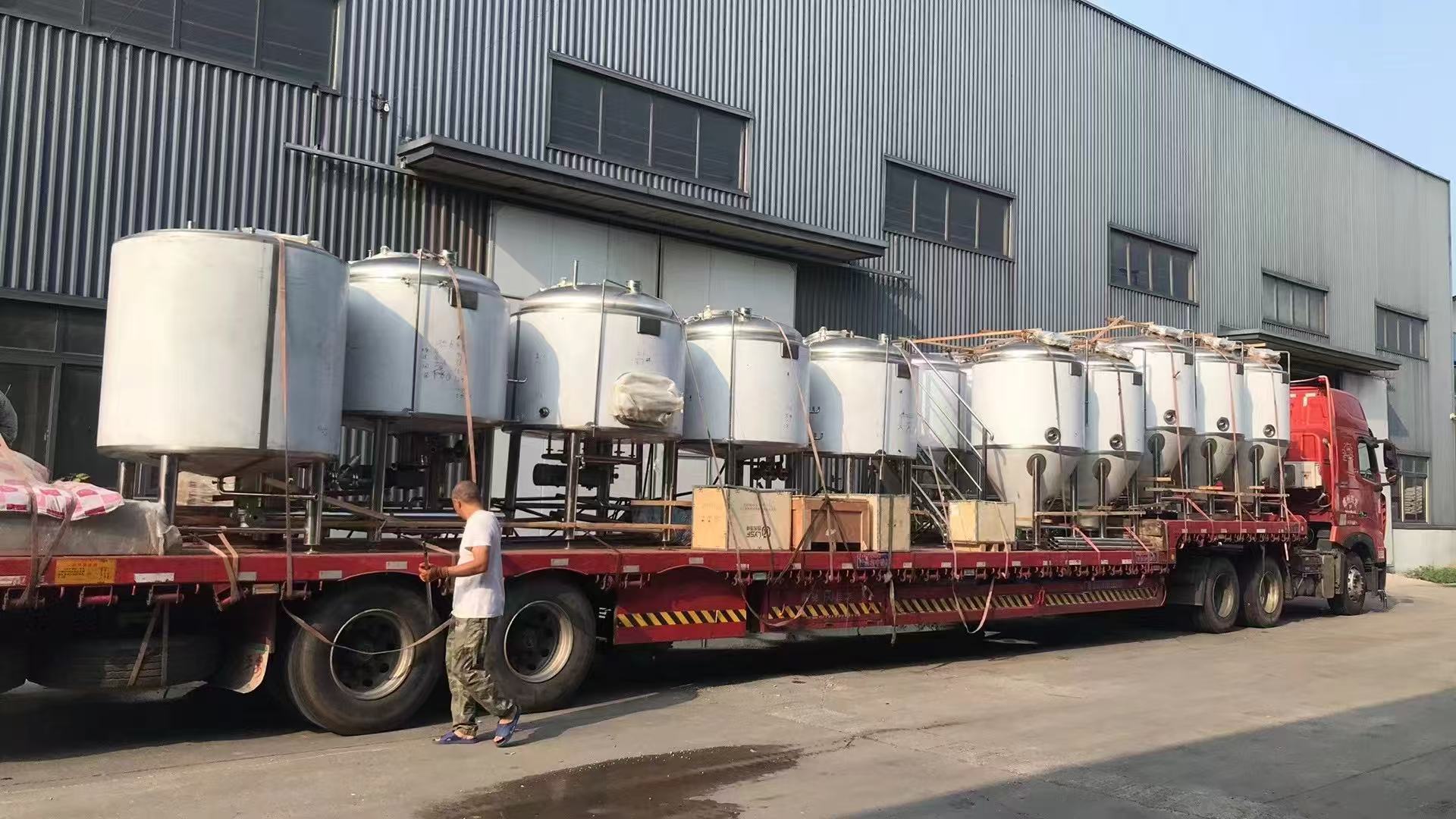 苏尼特左精酿啤酒设备厂—中小型精酿啤酒厂提供服务